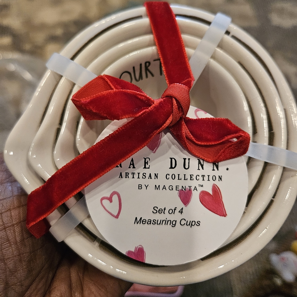 NWT Rae Dunn Puffy Heart Measuring Cups - Picture 4 of 4